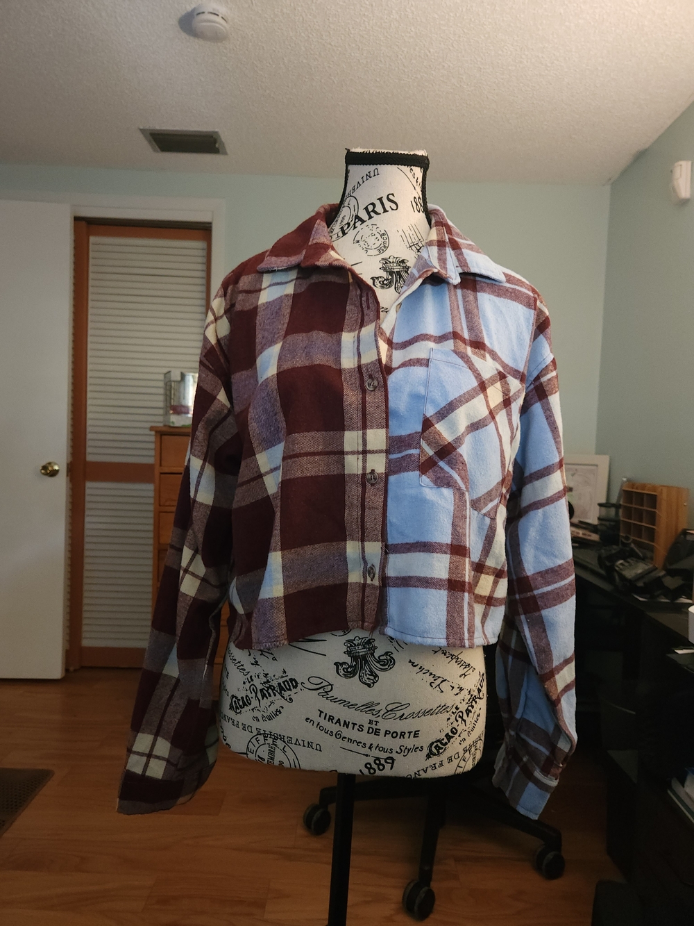 Forever 21 Burgundy & Light Blue Plaid Cropped Button-Down Shirt